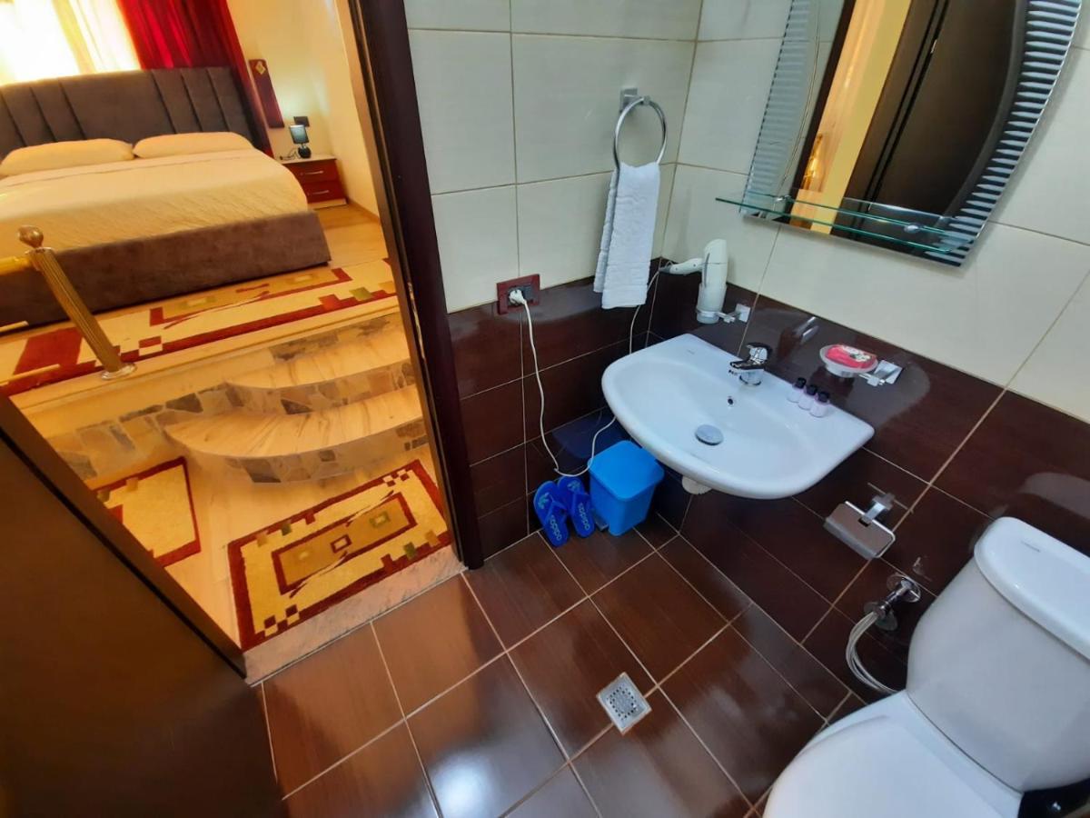 53 Bed & Breakfast *