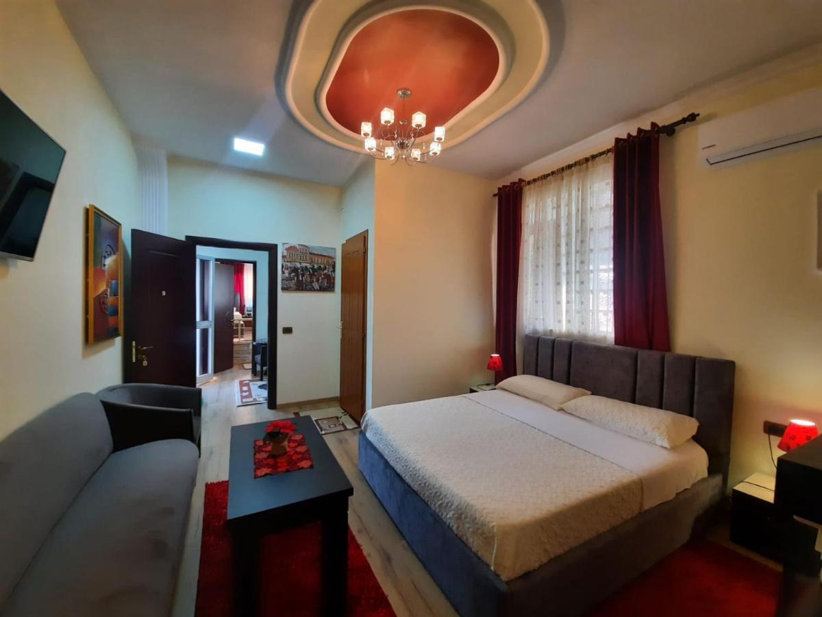 53 Bed & Breakfast Tiranë
